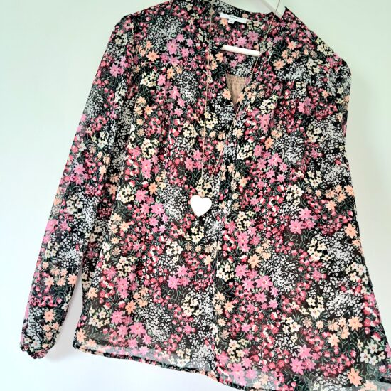 Magnifique petite blouse à fleurs