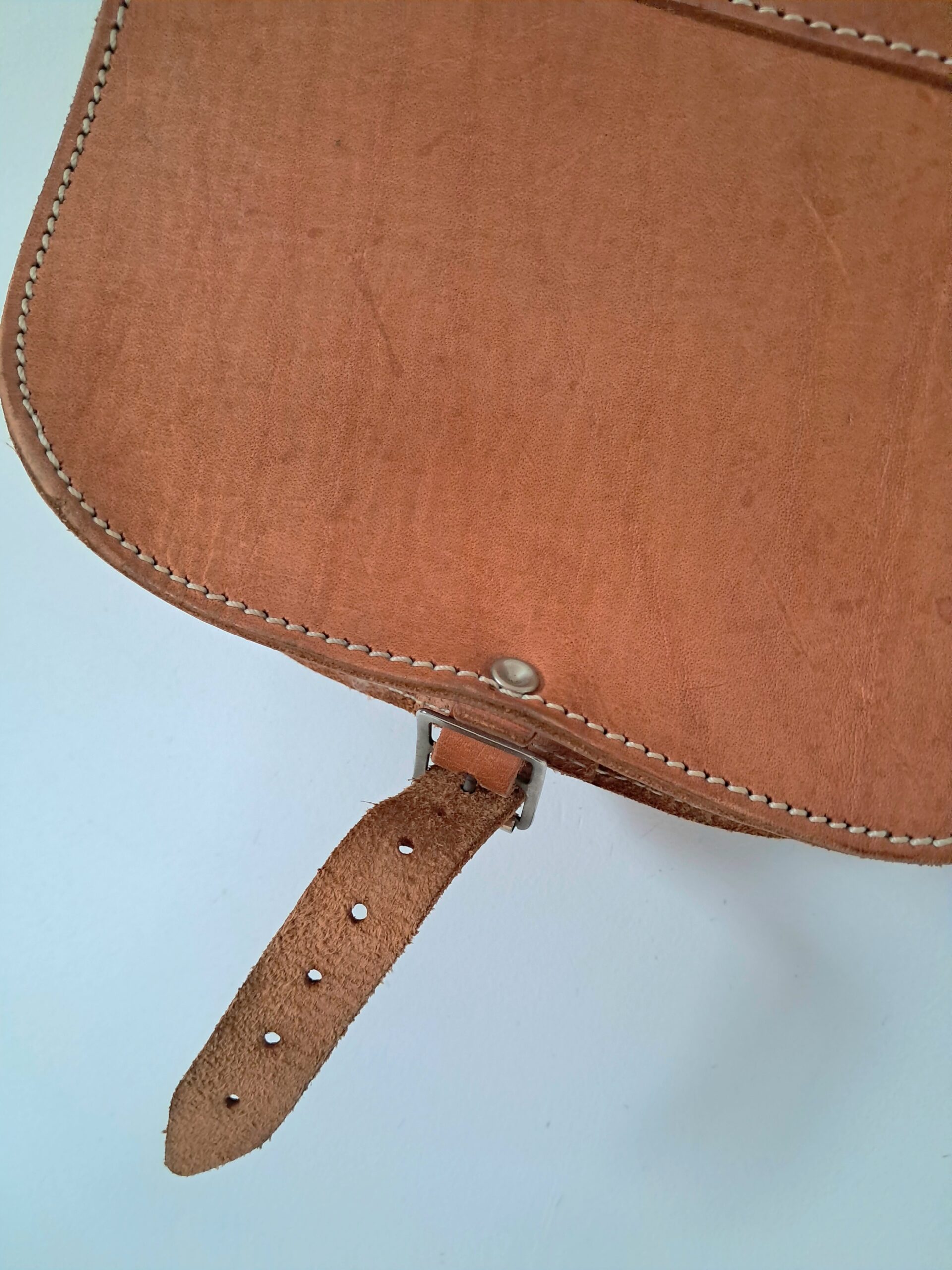 Magnifique besace vintage en cuir - Image 9