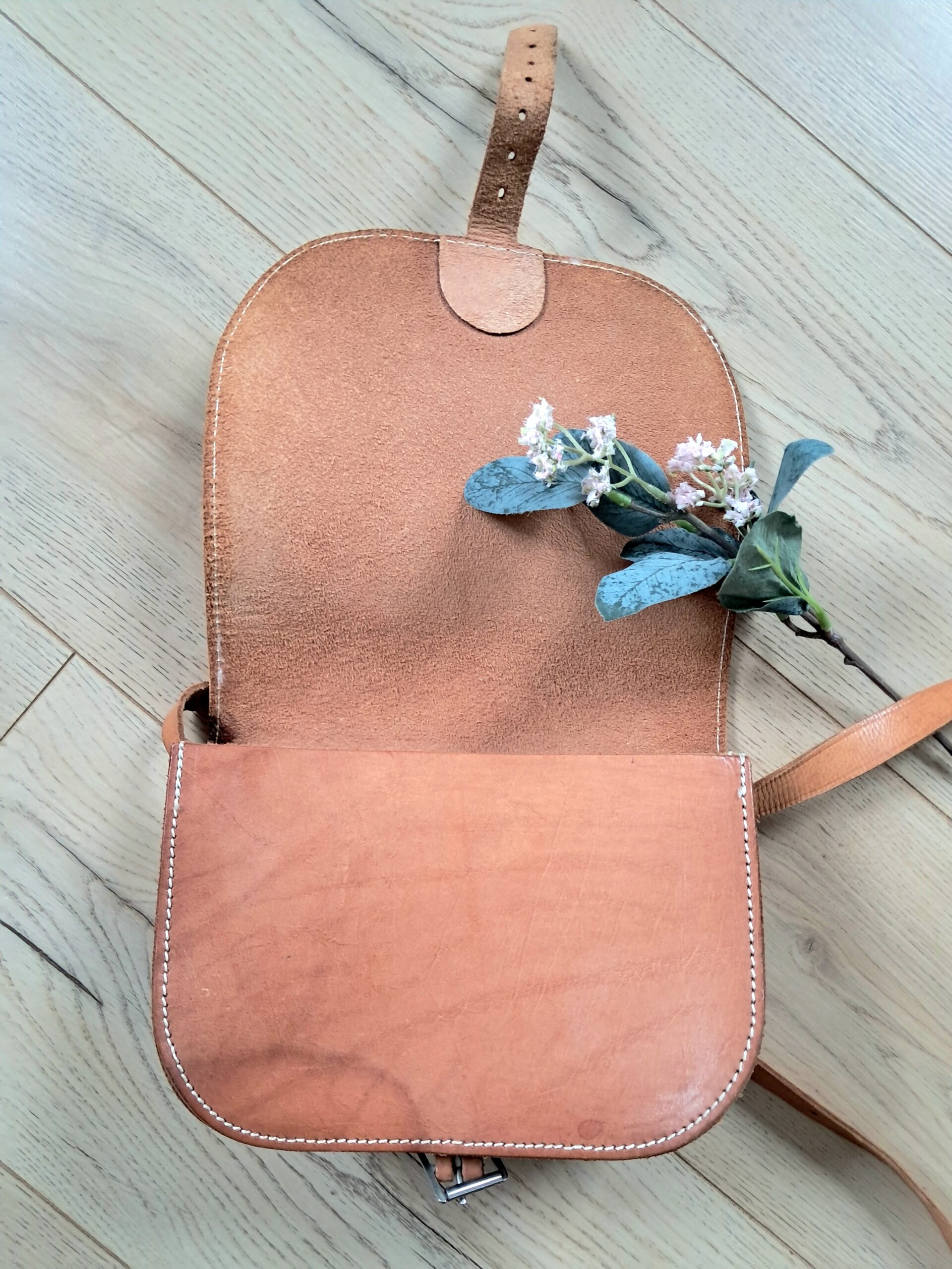 Magnifique besace vintage en cuir - Image 11