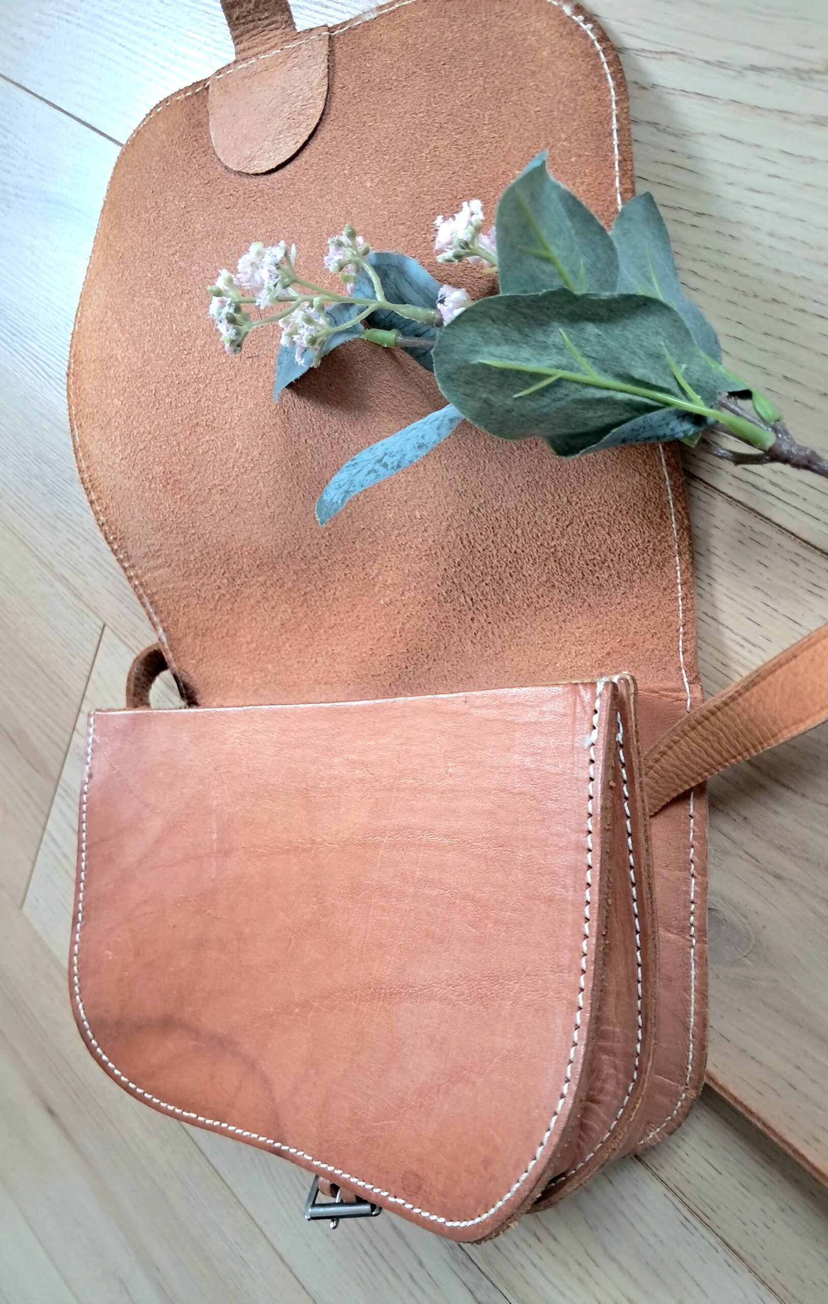 Magnifique besace vintage en cuir - Image 10