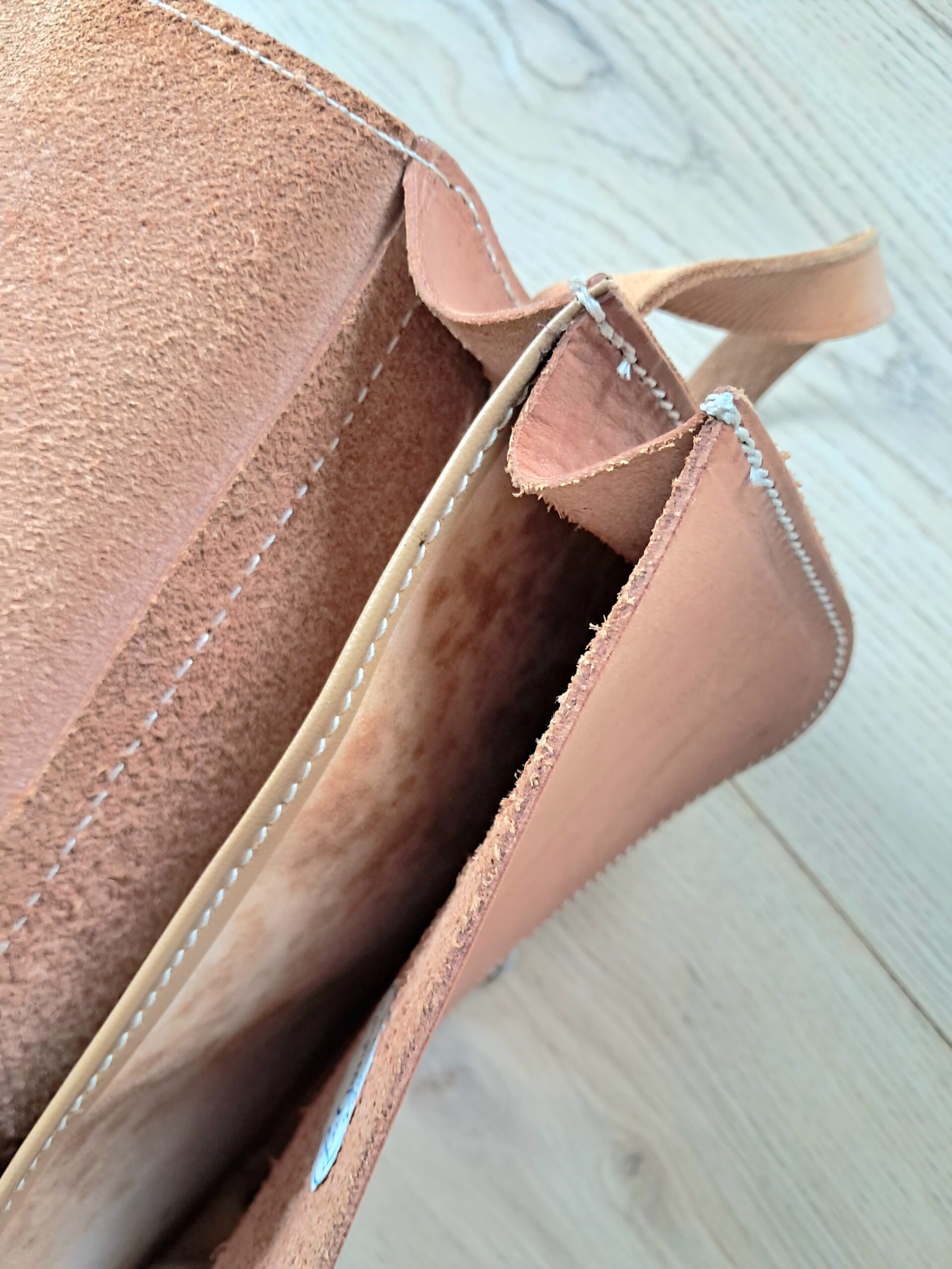 Magnifique besace vintage en cuir - Image 14