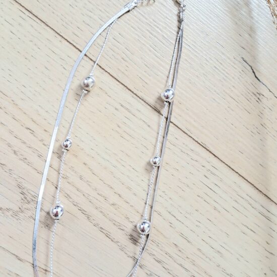 Joli collier boules