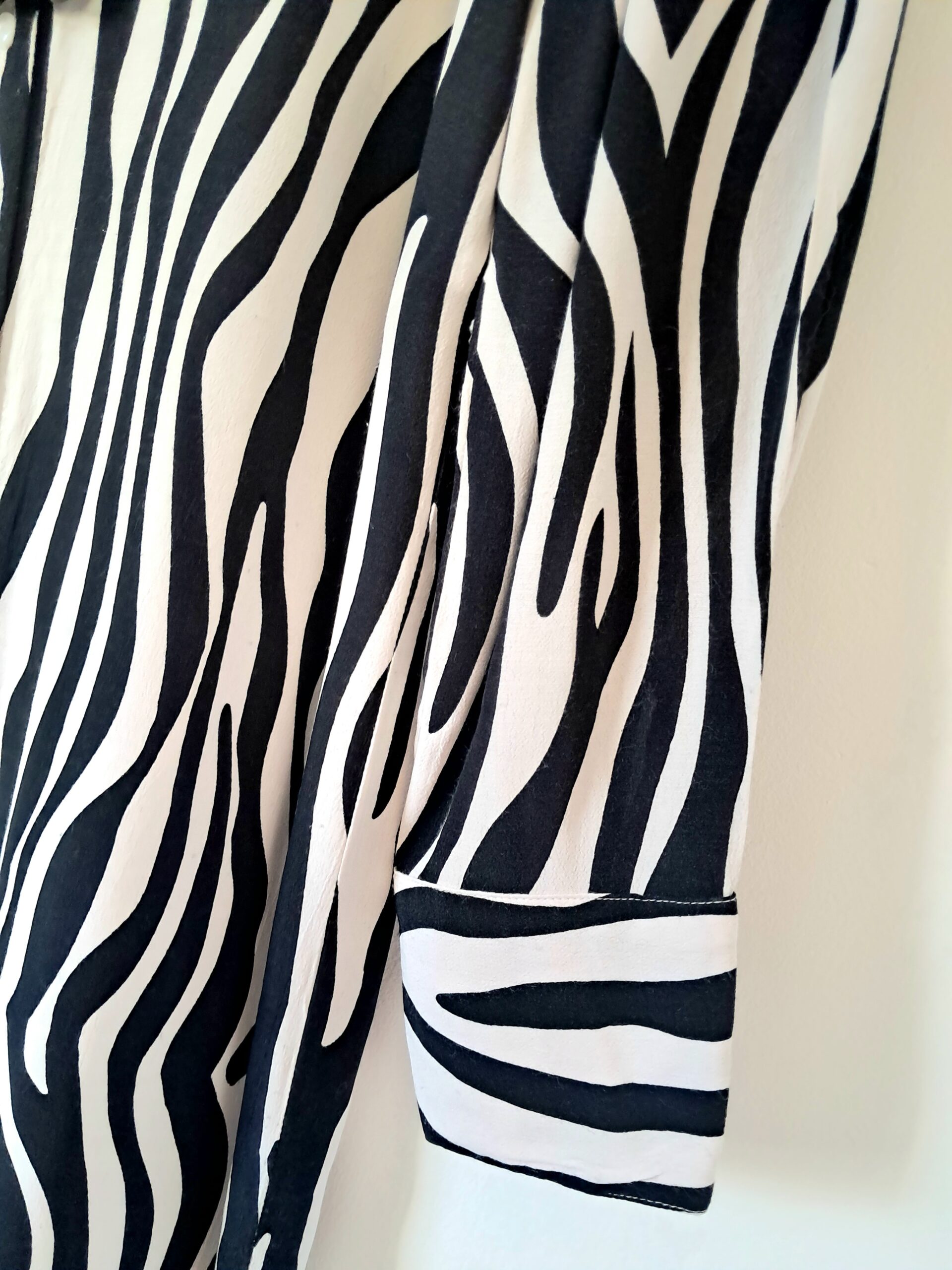 Robe chic au motif zébré - XS/S - Image 6