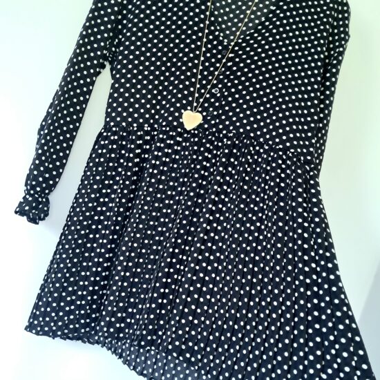 Petite robe volantée à pois