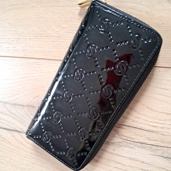 Portefeuille chic et verni